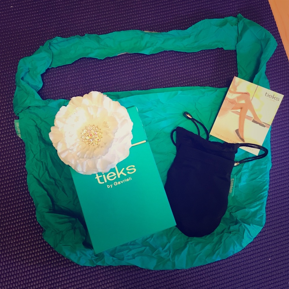 Tieks size 8 box with white flower, card, bags new